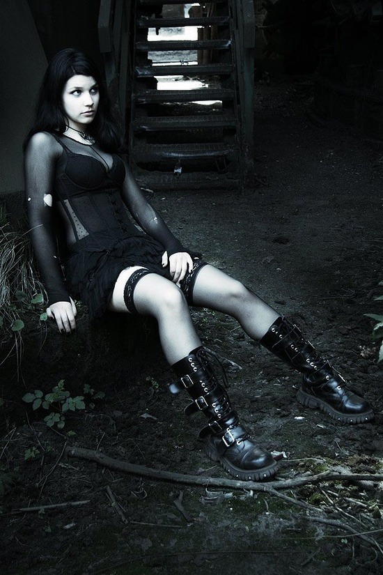 9vil-passions:  Evil Passion Fetish Goth Twitter 