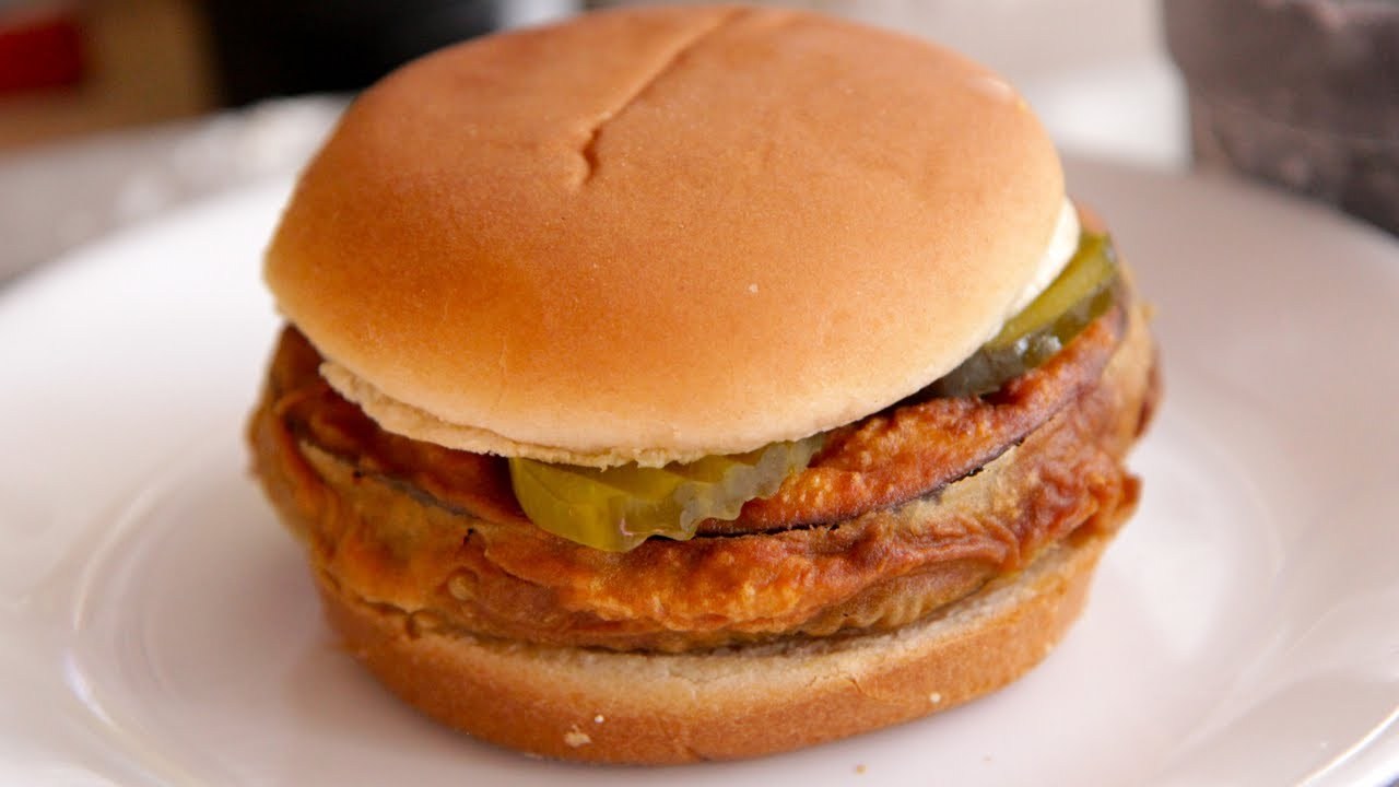 alloftheveganfood:  Vegan Chicken Sandwich Round Up Vegan BBQ Chicken and Avocado
