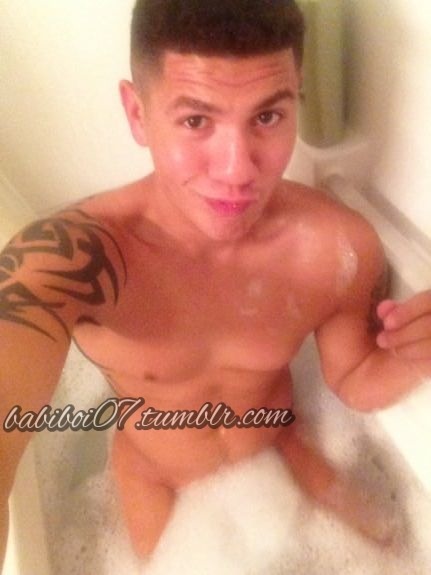 babiboi07:  babiboi07.tumblr.com 