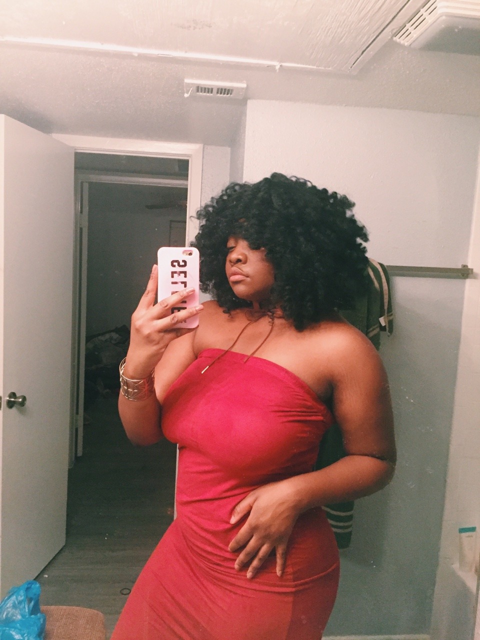 thekidtheylove:  vintvge-love:  Happy New Years heaux✨🥂  😍