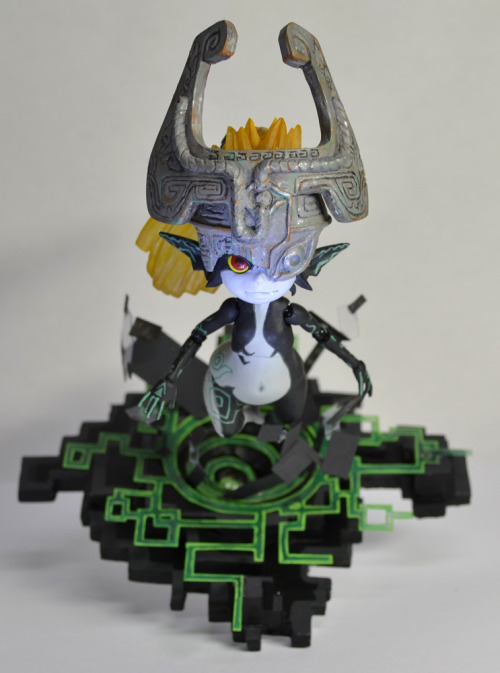 matospectoru:  eruspertempus:  abhorrentafro:  muhplastic:  An anon on 2chan made a custom Midna figure (that I’ve reposted before) and it’s awesome.  ive never wanted a figure this much in my entire life  Got to admit, I’m damned impressed.   