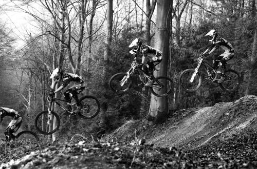 you-call-that-a-bike:  Stop motion jumping!