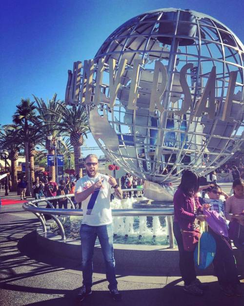 I’m so happy right now! 🎥🇺🇸 #usa #california #universalstudios #roadtrip #sun #happy (presso Universal Studios Hollywood)