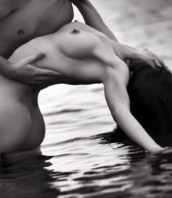 tx-gentleman:  hazeleyes2012:  In the sea