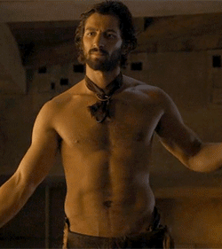 because-b:  Daeny was really thirsty. The same as seeing Cal Morrison booty in Orphan Black. 83 Which reminds me, Rachel Duncan was also thirsty this week. lol 