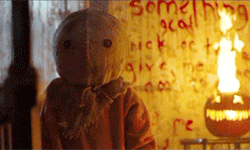 shamrock816:  classichorrorblog:  Trick R Treat (2007) Directed by Michael Dougherty Four interwoven stories that occur on Halloween  Dying for a sequal