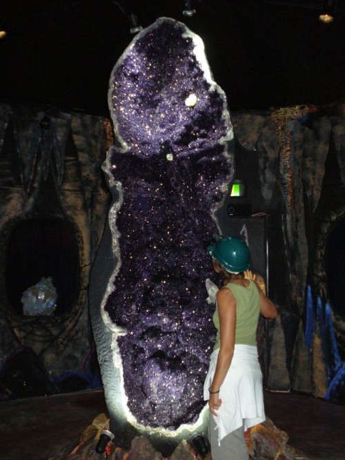 mineralists:One of the world’s largest amethyst geodes, the Empress of Uruguay, is located in Austra
