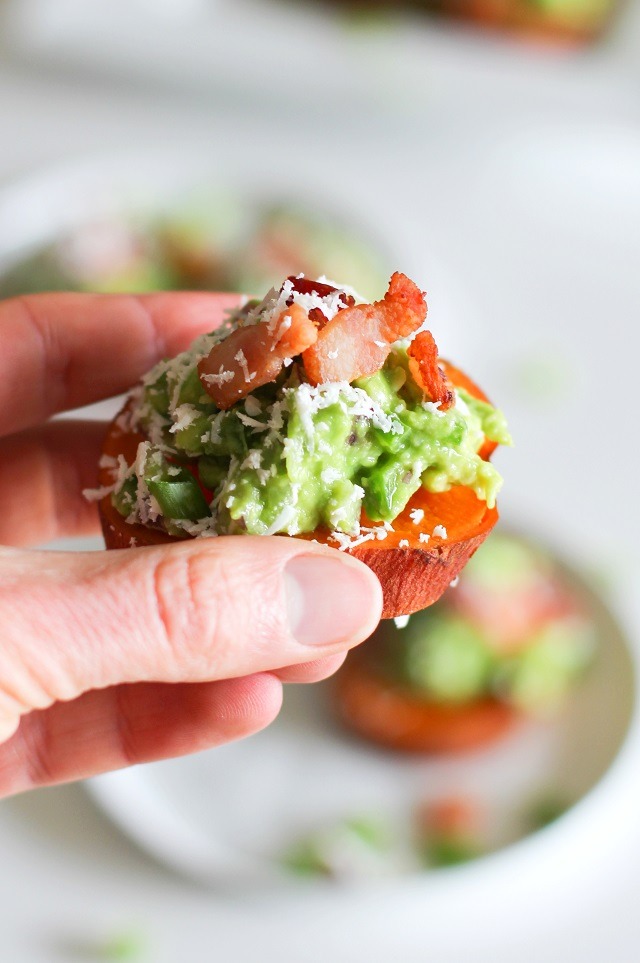 foodffs:  Roasted Sweet Potato Rounds with Guacamole and BaconReally nice recipes.