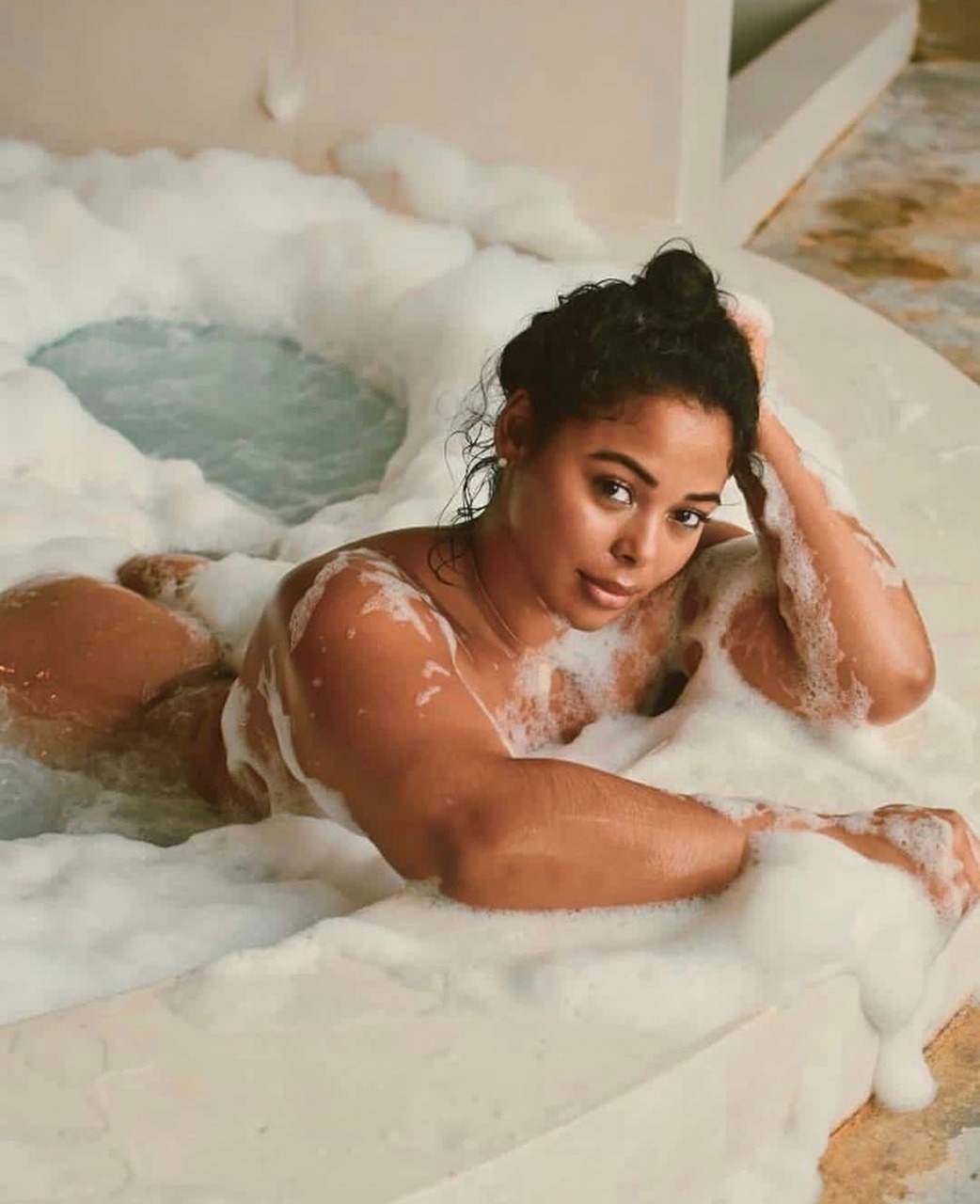 bombshellssonly:  Tabria Majors