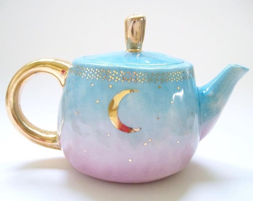 sosuperawesome:Kira Call Ceramics on Etsy