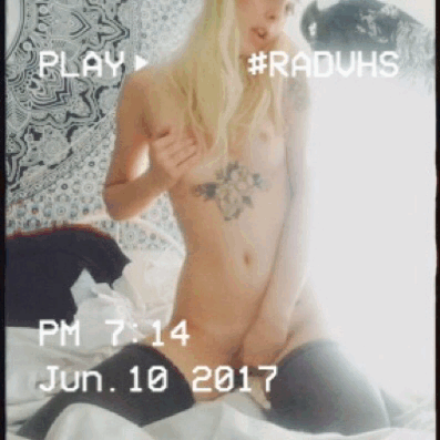 stevivi:  Woke up late, stayed in bed &amp; rolled around all day 🖤  ManyVids