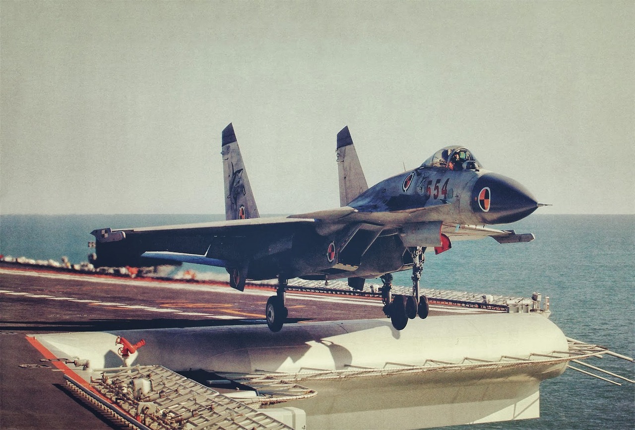 dannikingg:  Chinese J-15 Flying Shark Carrier Borne Naval Fighter Jet which can