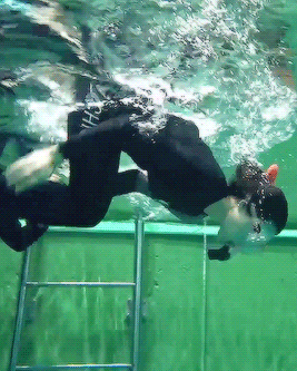 skyblossom: ej practicing her diving for lotj