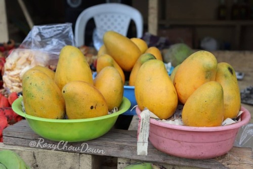 Dem sweet yuh fret!! East Indian Mangoes, Ackee Village Portmore St. Catherine, Jamaica Uh much Bask