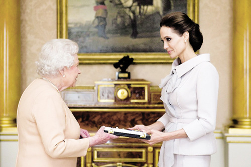 georgeslays:  Angelina Jolie presented with a honorary damehood by The Queen in recognition