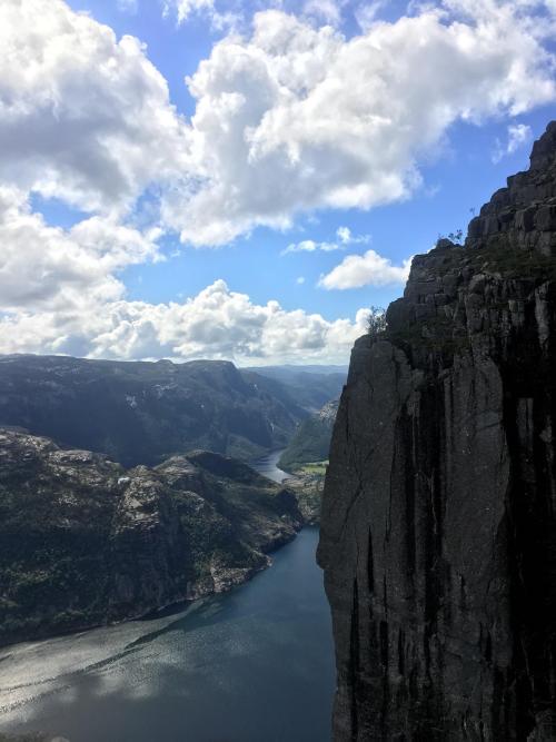 oneshotolive:  View from Prekestolen, Norway [OC] [3024x4032] 📷: admiralsara 
