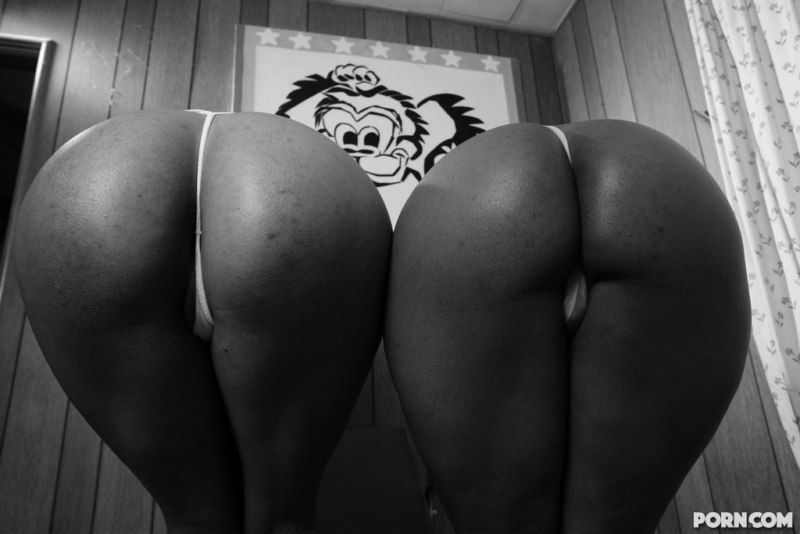 thickbootytoodamnbig:  Online Adult DVD Rentals http://bit.ly/18hbz8p | Live Webcam