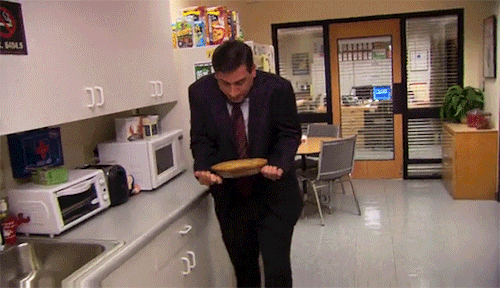 fatmonicas:#me getting a “snack” at 2am trying not to wake my parents up