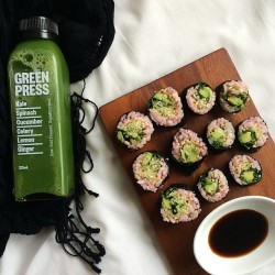 themilkywhiteway:  Brown rice sushi mixed