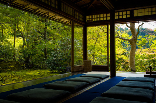 ileftmyheartintokyo:ready for tea ceremony (Rurikou-in temple, Kyoto) by Marser on Flickr. 
