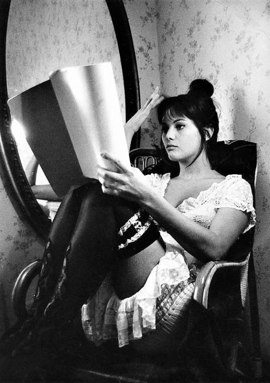 Porn magicifoldies:Claudia Cardinale photographed photos