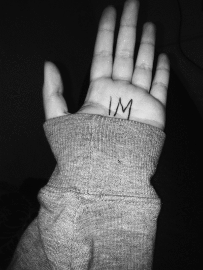 dead-liberty:  black and white self harm blog