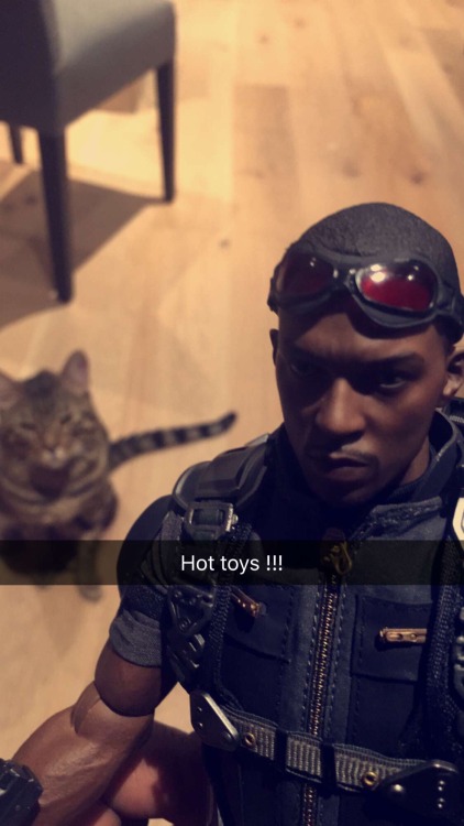 kissingcullens:jawnbaeyega:John Boyega has a Falcon action figure!THIS IS THE MOST IMPORTANT NEWS IV