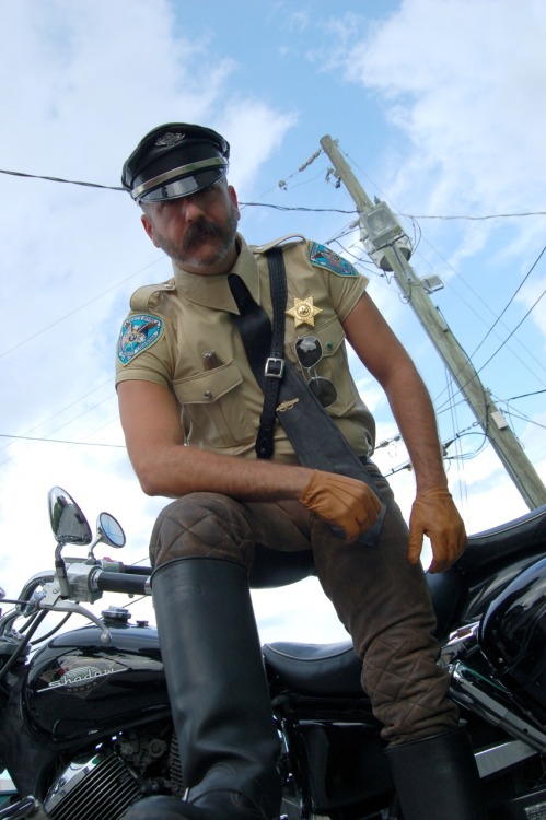 August 29, 2009.  My first custom uniform by Todd Schwing of Leatherwerks.  I wanted something diffe