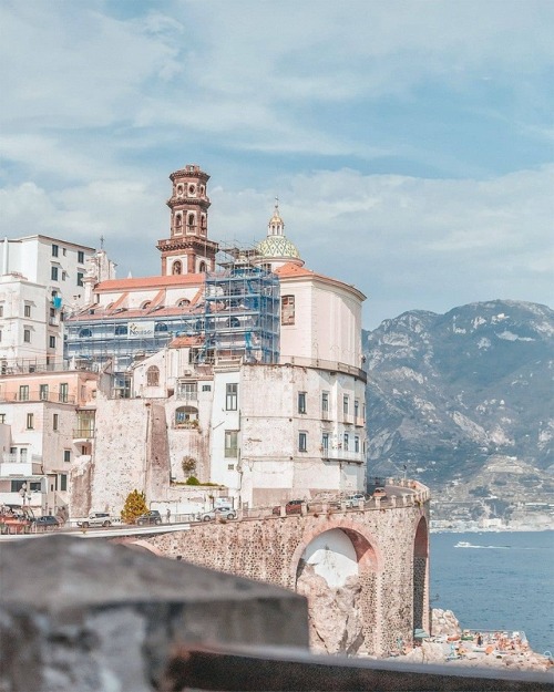 Santa Maria Maddalena, Atrani, Salerno, Italia | cappuccinointheclouds