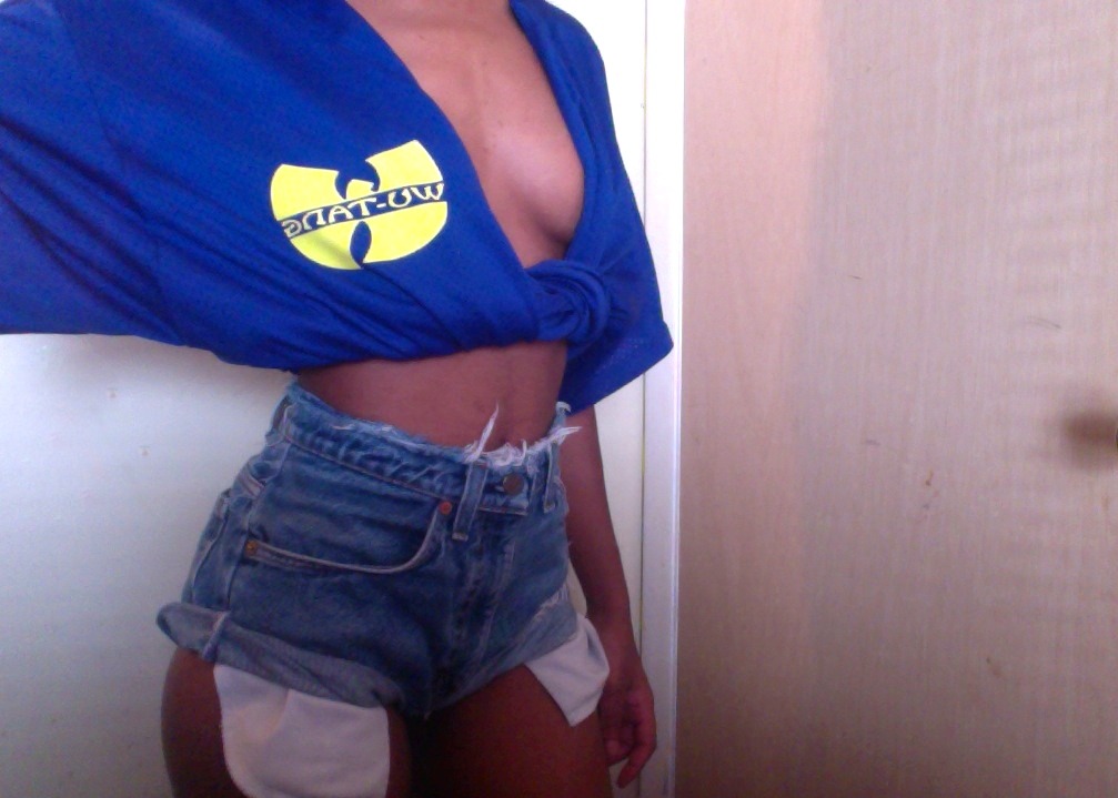yvngthot:  syriacqueen:  babyphatmotorola1999:  wu tang forever.   ملكة  👽