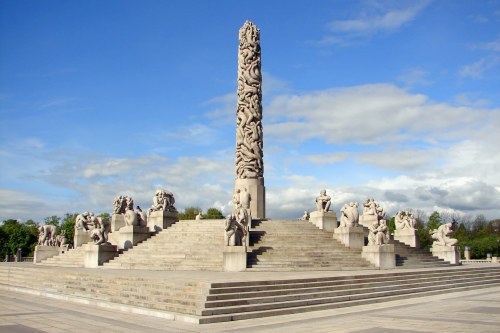 houndeye:  Gustav Vigeland Monolith, sculpture park, Oslo Norway 