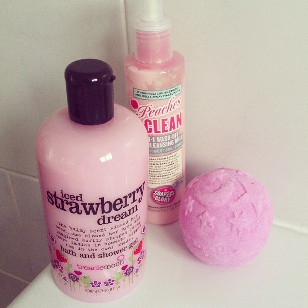 red-r0ses:  ✿ ✿♡ Rosy/luxe blog checking out new followers ♡✿ ✿