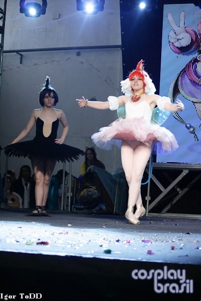Part 23 of people cosplaying as characters from Princess Tutu wearing tights.