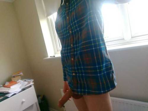 hornytwink1337: At least I’m half dressed
