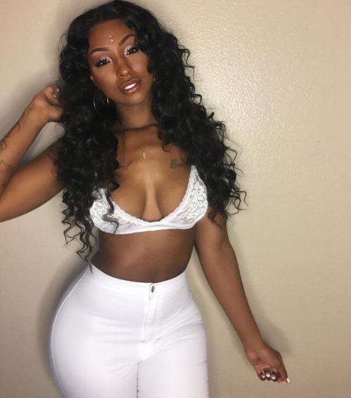 damnshedopeaf: www.instagram.com/ashlee.kash