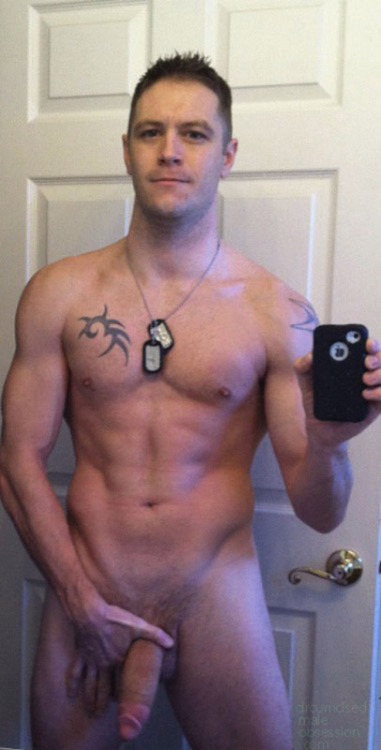XXX Confidence. (via Nude Men Selfies - Muscular photo