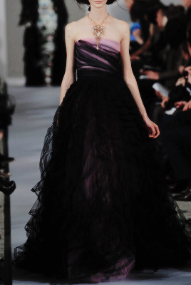 chandelyer:  Oscar de la Renta fall 2012 