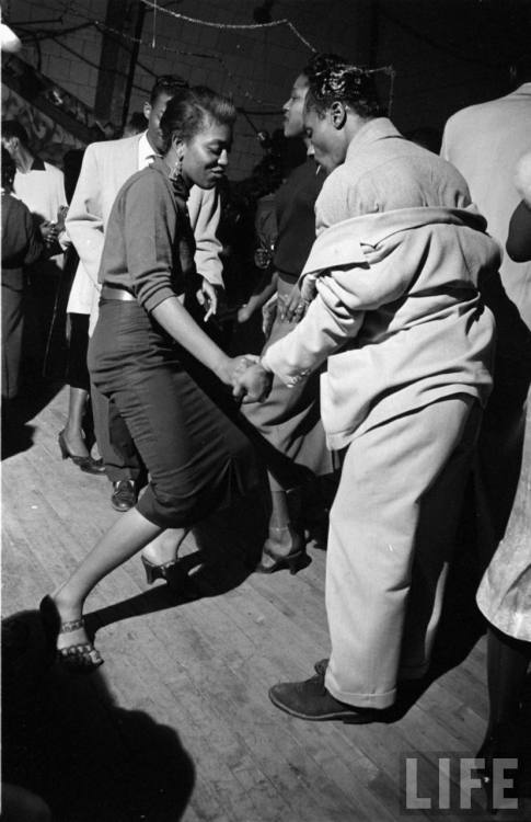 Dancing to Johnny Otis (Loomis Dean. 1955)