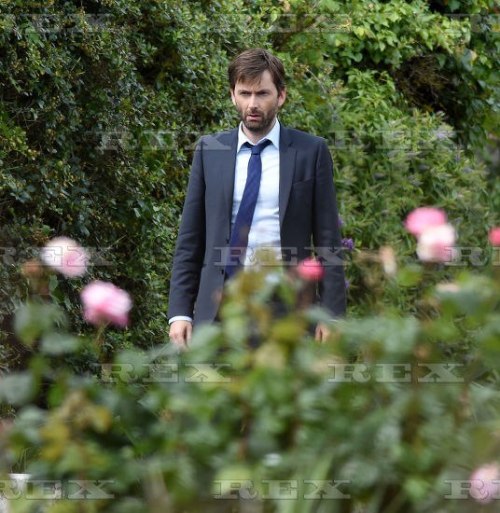 nannyogg123: More Broadchurch filming… today… Alec Hardy scowl + Tie + Ellie’s H