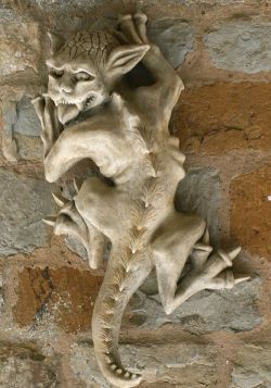 3leapfrogs: ronbeckdesigns: gargoyle via