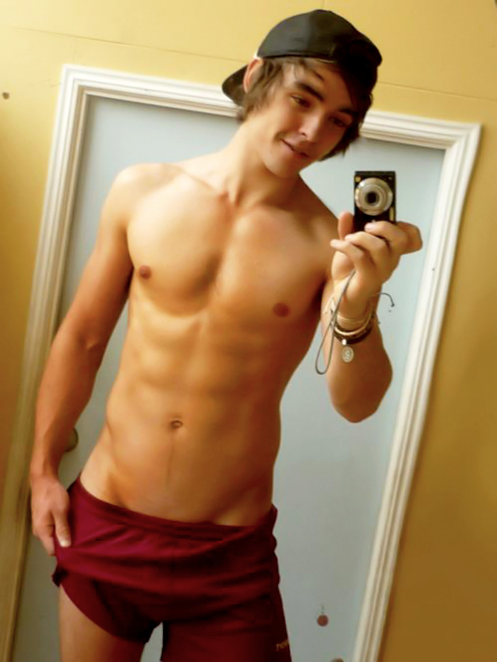 kylesf:  bigbennn:  Check Out All Of My Tumblr Blogs: Hot Hot Hot Cute and Clothed