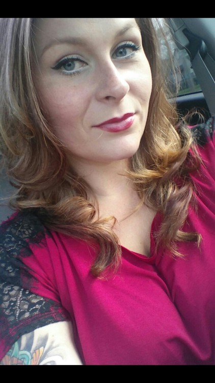 rockstartrish: Was feeling a little pretty today. Beauty marks, curves, red lips, and rock star shad