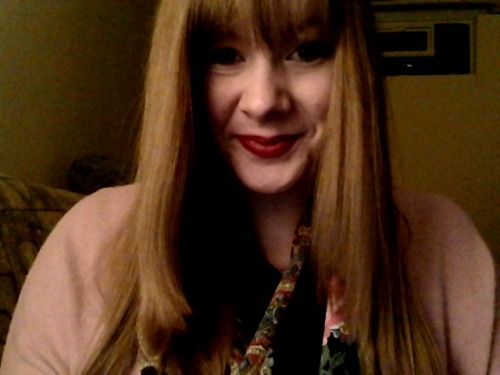 goldenflowersinmyhair:  SELFIE PARTY  HEY BOO YOU LOOK CUTE