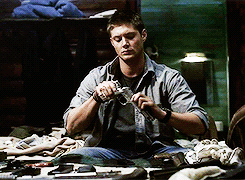 goredviscera:  Dean + doing things that are way more attractive than they should be 