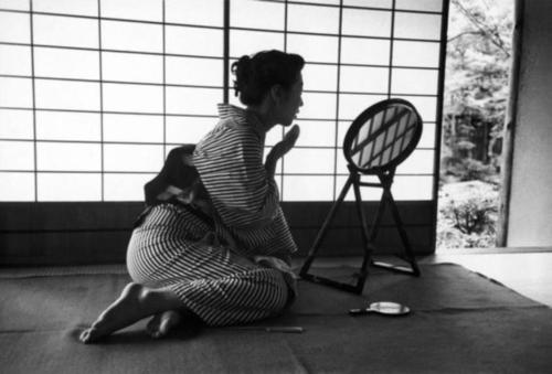 paolo-streito-1264:  Werner Bischof. Town of Tokyo, Japan, 1951.