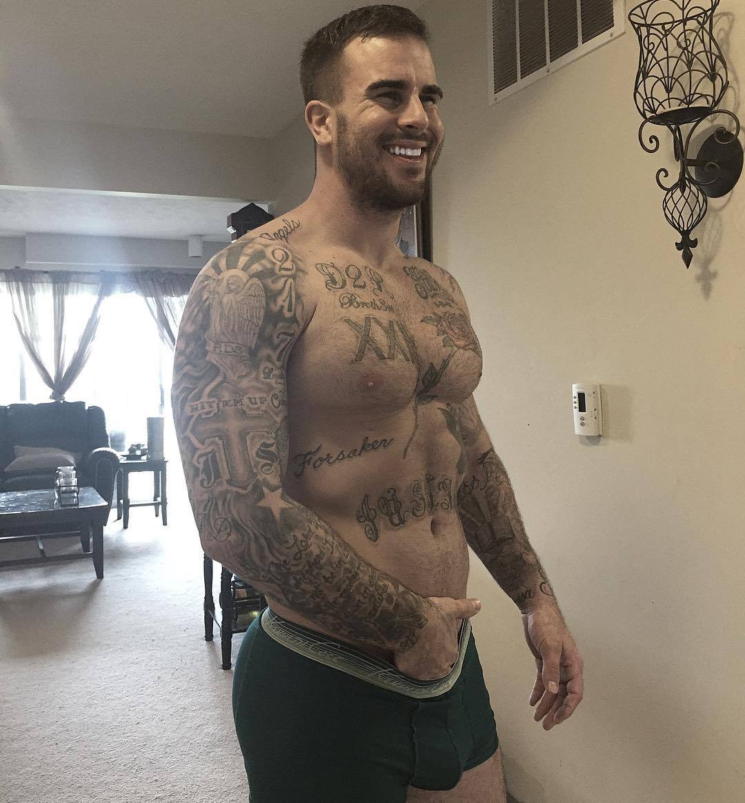 bigmalepecs:Joshua Andrew (@joshua_andrew87)