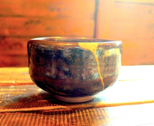 Kintsugi objectsKintsugi (golden joinery) or Kintsukuroi (golden repair) is the Japanese art of repa