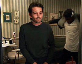 diegolunadaily:Group therapy with your pants down?