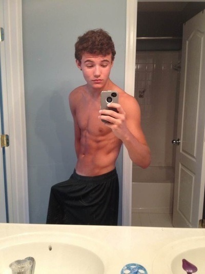 instaguys:  Guys with iPhones Source: gwip.me 