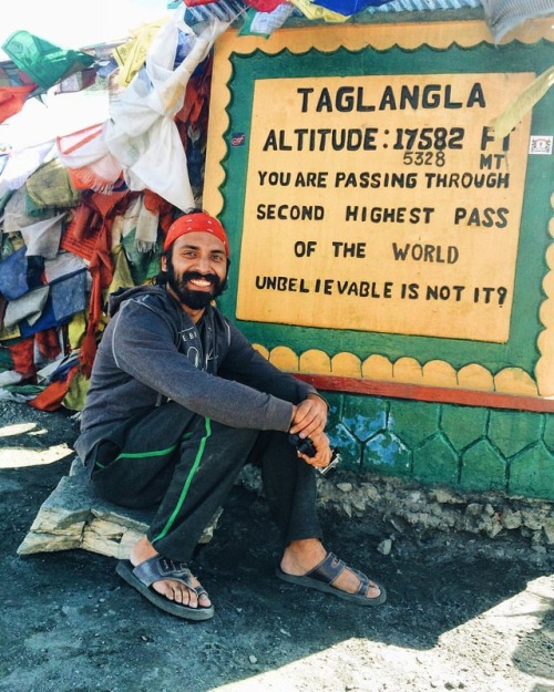 During my walk from leh to srinagar .Oh my it was such a surreal experience. Delhi - Leh - Kargil 